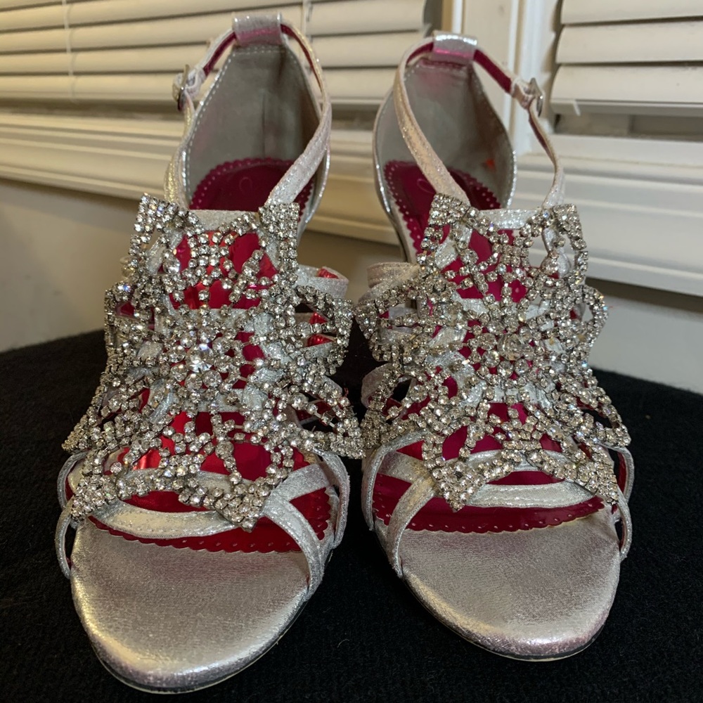 Silver Johnathan Kayne Prom/Pageant Heel Size 8